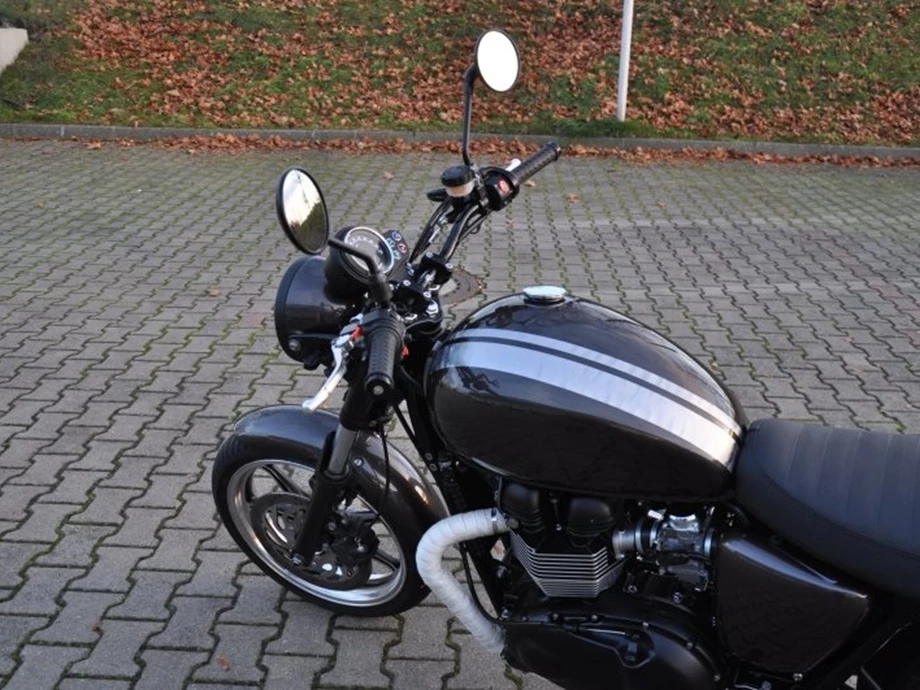 Umbgebautes Motorrad Triumph Bonneville Bild 12: Umbgebautes Motorrad Triumph Bonneville