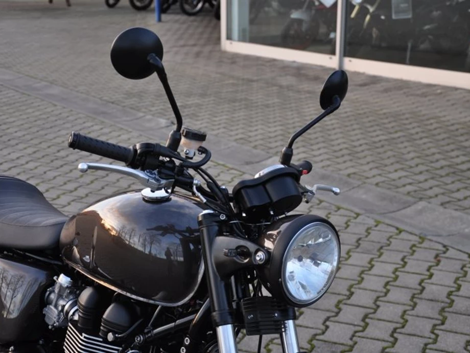 Umbgebautes Motorrad Triumph Bonneville Bild 2: Umbgebautes Motorrad Triumph Bonneville