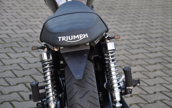 Umgebautes Motorrad Triumph Bonneville von Zweirad Hermann - Bild 9 Umgebautes Motorrad Triumph Bonneville von Zweirad Hermann - Bild 9