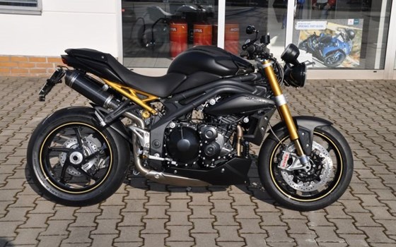 Umgebautes Motorrad Triumph Speed Triple R von Zweirad Hermann - Bild 1 Umgebautes Motorrad Triumph Speed Triple R von Zweirad Hermann - Bild 1
