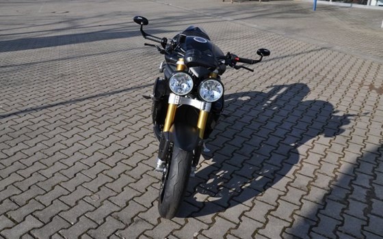 Umgebautes Motorrad Triumph Speed Triple R von Zweirad Hermann - Bild 5 Umgebautes Motorrad Triumph Speed Triple R von Zweirad Hermann - Bild 5