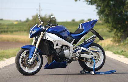 Yamaha R1 Custom Bike