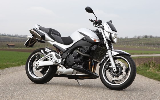 Umgebautes Motorrad Suzuki GSR 600 von Motorrad Bogoly KG - Bild 2 Umgebautes Motorrad Suzuki GSR 600 von Motorrad Bogoly KG - Bild 2