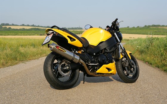 Umgebautes Motorrad Honda X11 von Motorrad Bogoly KG - Bild 4 Umgebautes Motorrad Honda X11 von Motorrad Bogoly KG - Bild 4