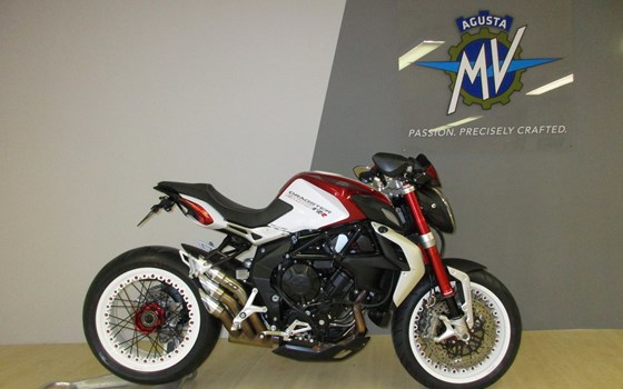 Umgebautes Motorrad MV Agusta Dragster 800 RR von Motorrad Scheunpflug e.K. - Bild 1 Umgebautes Motorrad MV Agusta Dragster 800 RR von Motorrad Scheunpflug e.K. - Bild 1