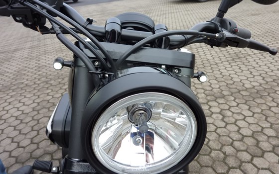 Umgebautes Motorrad Yamaha XV 950 von Zweirad-Center Zöller - Bild 18 Umgebautes Motorrad Yamaha XV 950 von Zweirad-Center Zöller - Bild 18