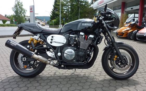 Umgebautes Motorrad Yamaha XJR 1300 Racer von Zweirad-Center Zöller - Bild 1 Umgebautes Motorrad Yamaha XJR 1300 Racer von Zweirad-Center Zöller - Bild 1
