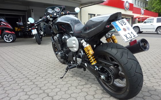 Umgebautes Motorrad Yamaha XJR 1300 Racer von Zweirad-Center Zöller - Bild 4 Umgebautes Motorrad Yamaha XJR 1300 Racer von Zweirad-Center Zöller - Bild 4