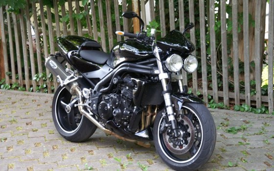 Umgebautes Motorrad Triumph Speed Triple 955i von user1002961 - Bild 1 Umgebautes Motorrad Triumph Speed Triple 955i von user1002961 - Bild 1
