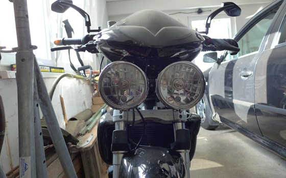 Umgebautes Motorrad Triumph Speed Triple 955i von user1002961 - Bild 3 Umgebautes Motorrad Triumph Speed Triple 955i von user1002961 - Bild 3