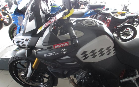 Umgebautes Motorrad Suzuki V-Strom 1000 von Motorrad Eschlberger - Bild 1 Umgebautes Motorrad Suzuki V-Strom 1000 von Motorrad Eschlberger - Bild 1