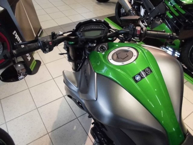 Umbgebautes Motorrad Kawasaki Z1000 Bild 7: Umbgebautes Motorrad Kawasaki Z1000