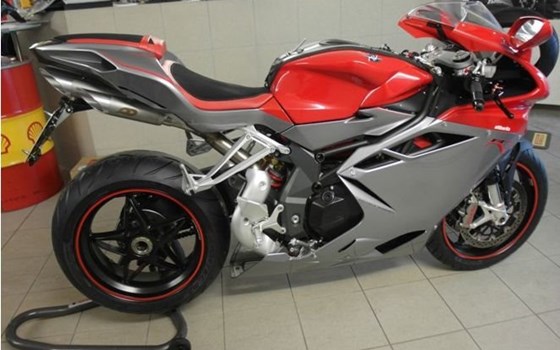 Umgebautes Motorrad MV Agusta F4 1000 R von A.T.T.-Tiedemann-Motorräder e.Kfm - Bild 1 Umgebautes Motorrad MV Agusta F4 1000 R von A.T.T.-Tiedemann-Motorräder e.Kfm - Bild 1