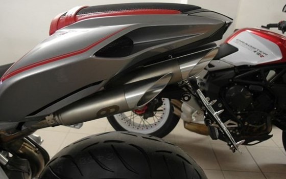 Umgebautes Motorrad MV Agusta F4 1000 R von A.T.T.-Tiedemann-Motorräder e.Kfm - Bild 11 Umgebautes Motorrad MV Agusta F4 1000 R von A.T.T.-Tiedemann-Motorräder e.Kfm - Bild 11