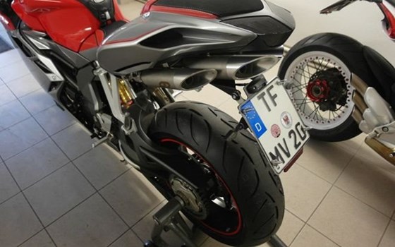 Umgebautes Motorrad MV Agusta F4 1000 R von A.T.T.-Tiedemann-Motorräder e.Kfm - Bild 16 Umgebautes Motorrad MV Agusta F4 1000 R von A.T.T.-Tiedemann-Motorräder e.Kfm - Bild 16