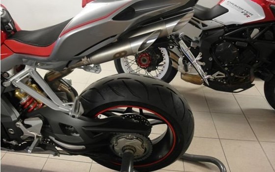 Umgebautes Motorrad MV Agusta F4 1000 R von A.T.T.-Tiedemann-Motorräder e.Kfm - Bild 3 Umgebautes Motorrad MV Agusta F4 1000 R von A.T.T.-Tiedemann-Motorräder e.Kfm - Bild 3