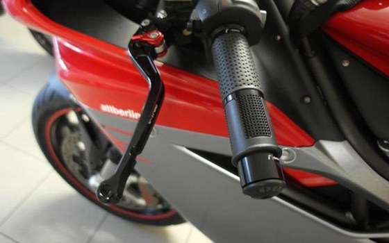 Umgebautes Motorrad MV Agusta F4 1000 R von A.T.T.-Tiedemann-Motorräder e.Kfm - Bild 5 Umgebautes Motorrad MV Agusta F4 1000 R von A.T.T.-Tiedemann-Motorräder e.Kfm - Bild 5