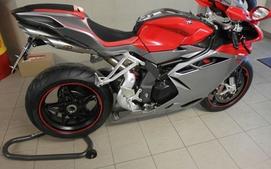 Umgebautes Motorrad MV Agusta F4 1000 R von A.T.T.-Tiedemann-Motorräder e.Kfm - Bild 6 Umgebautes Motorrad MV Agusta F4 1000 R von A.T.T.-Tiedemann-Motorräder e.Kfm - Bild 6