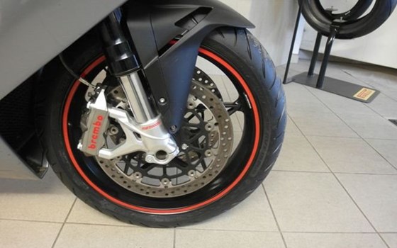 Umgebautes Motorrad MV Agusta F4 1000 R von A.T.T.-Tiedemann-Motorräder e.Kfm - Bild 7 Umgebautes Motorrad MV Agusta F4 1000 R von A.T.T.-Tiedemann-Motorräder e.Kfm - Bild 7