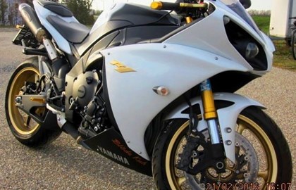 Yamaha R1 Custom Bike