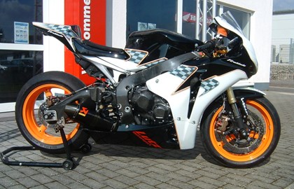 Honda CBR 900 RR Fireblade Custom Bike Honda CBR 900 RR Fireblade Custom Bike