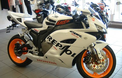 Honda CBR1000RR Fireblade Custom Bike Honda CBR1000RR Fireblade Custom Bike