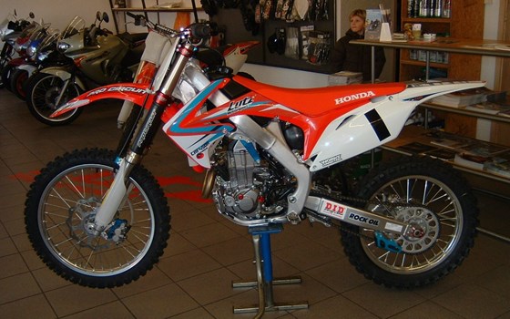 Umgebautes Motorrad Honda CRF450R von Lutz-Motorsport - Bild 3 Umgebautes Motorrad Honda CRF450R von Lutz-Motorsport - Bild 3