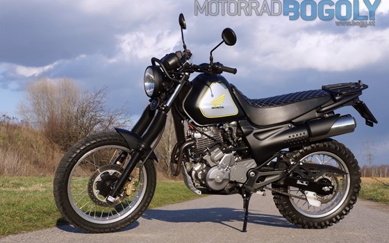 Umgebautes Motorrad Honda SLR650 von Motorrad Bogoly KG - Bild 2 Umgebautes Motorrad Honda SLR650 von Motorrad Bogoly KG - Bild 2