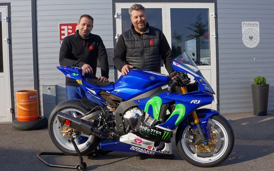 Umgebautes Motorrad Yamaha R1 von Motorrad Bogoly KG - Bild 11 Umgebautes Motorrad Yamaha R1 von Motorrad Bogoly KG - Bild 11