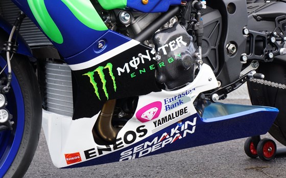 Umgebautes Motorrad Yamaha R1 von Motorrad Bogoly KG - Bild 4 Umgebautes Motorrad Yamaha R1 von Motorrad Bogoly KG - Bild 4