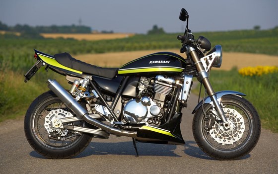 Umgebautes Motorrad Kawasaki ZRX 1100 von Motorrad Bogoly KG - Bild 2 Umgebautes Motorrad Kawasaki ZRX 1100 von Motorrad Bogoly KG - Bild 2