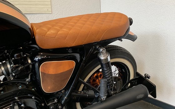 Umgebautes Motorrad Triumph Bonneville T100 von Pat-Bikes AG - Bild 9 Umgebautes Motorrad Triumph Bonneville T100 von Pat-Bikes AG - Bild 9