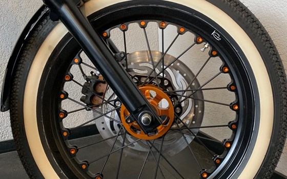 Umgebautes Motorrad Triumph Bonneville T100 von Pat-Bikes AG - Bild 8 Umgebautes Motorrad Triumph Bonneville T100 von Pat-Bikes AG - Bild 8