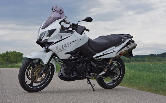 Umgebautes Motorrad Suzuki V-Strom 1000 von Motorrad Bogoly KG - Bild 1 Umgebautes Motorrad Suzuki V-Strom 1000 von Motorrad Bogoly KG - Bild 1