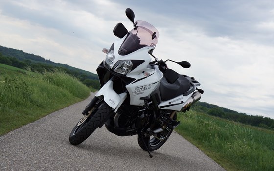 Umgebautes Motorrad Suzuki V-Strom 1000 von Motorrad Bogoly KG - Bild 2 Umgebautes Motorrad Suzuki V-Strom 1000 von Motorrad Bogoly KG - Bild 2