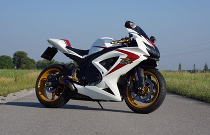 Suzuki GSX-R 750 Custom Bike Suzuki GSX-R 750 Custom Bike