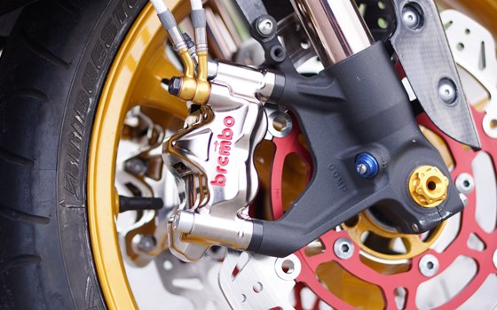 Umgebautes Motorrad Suzuki GSX-R 750 von Motorrad Bogoly KG - Bild 5 Umgebautes Motorrad Suzuki GSX-R 750 von Motorrad Bogoly KG - Bild 5