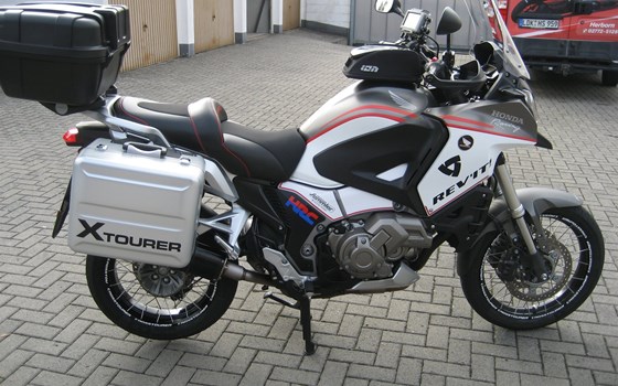 Umgebautes Motorrad Honda VFR1200X Crosstourer von Honda Semmler GbR - Bild 1 Umgebautes Motorrad Honda VFR1200X Crosstourer von Honda Semmler GbR - Bild 1