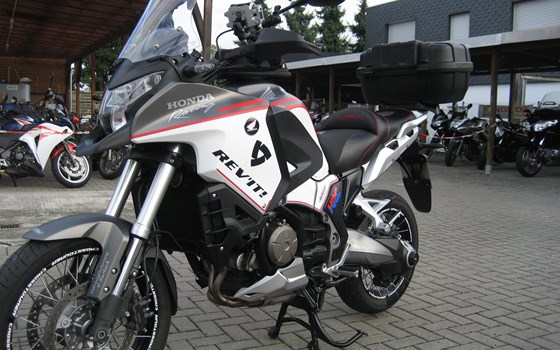 Umgebautes Motorrad Honda VFR1200X Crosstourer von Honda Semmler GbR - Bild 13 Umgebautes Motorrad Honda VFR1200X Crosstourer von Honda Semmler GbR - Bild 13