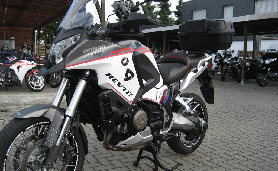 Umbgebautes Motorrad Honda VFR1200X Crosstourer Bild 13: Umbgebautes Motorrad Honda VFR1200X Crosstourer