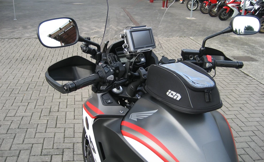 Umbgebautes Motorrad Honda VFR1200X Crosstourer Bild 14: Umbgebautes Motorrad Honda VFR1200X Crosstourer
