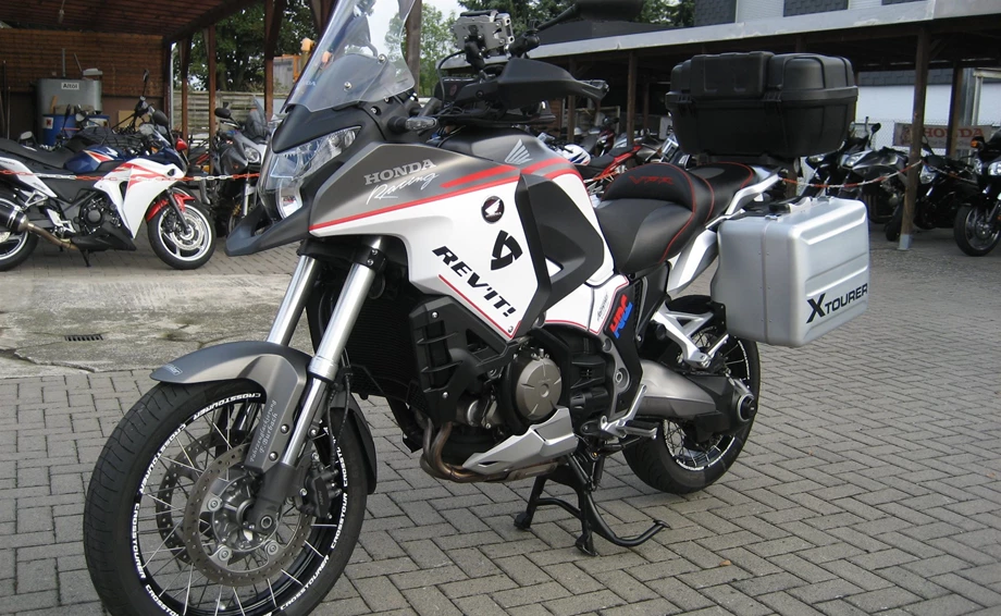 Umbgebautes Motorrad Honda VFR1200X Crosstourer Bild 4: Umbgebautes Motorrad Honda VFR1200X Crosstourer