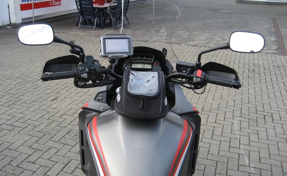 Umbgebautes Motorrad Honda VFR1200X Crosstourer Bild 5: Umbgebautes Motorrad Honda VFR1200X Crosstourer