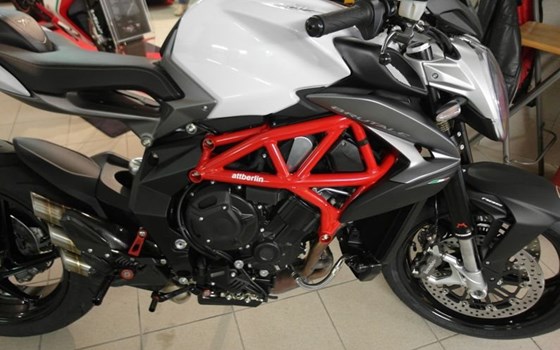 Umgebautes Motorrad MV Agusta Brutale 800 von A.T.T.-Tiedemann-Motorräder e.Kfm - Bild 11 Umgebautes Motorrad MV Agusta Brutale 800 von A.T.T.-Tiedemann-Motorräder e.Kfm - Bild 11