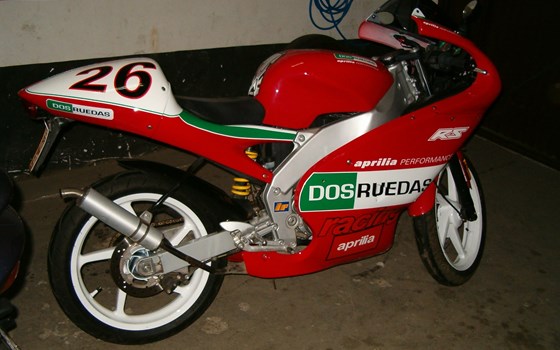 Umgebautes Motorrad Aprilia RS 50 Racing von DOS RUEDAS Ciudad Real - Bild 2