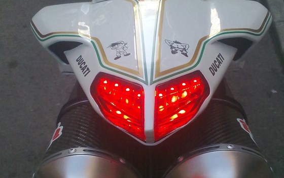 Umgebautes Motorrad Ducati 848 von DOS RUEDAS Ciudad Real - Bild 2 Umgebautes Motorrad Ducati 848 von DOS RUEDAS Ciudad Real - Bild 2