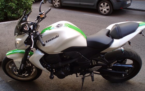 Umgebautes Motorrad Kawasaki Z 750 von DOS RUEDAS Ciudad Real - Bild 1 Umgebautes Motorrad Kawasaki Z 750 von DOS RUEDAS Ciudad Real - Bild 1
