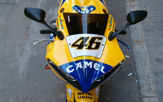 Umgebautes Motorrad Yamaha R1 von DOS RUEDAS Ciudad Real - Bild 2 Umgebautes Motorrad Yamaha R1 von DOS RUEDAS Ciudad Real - Bild 2