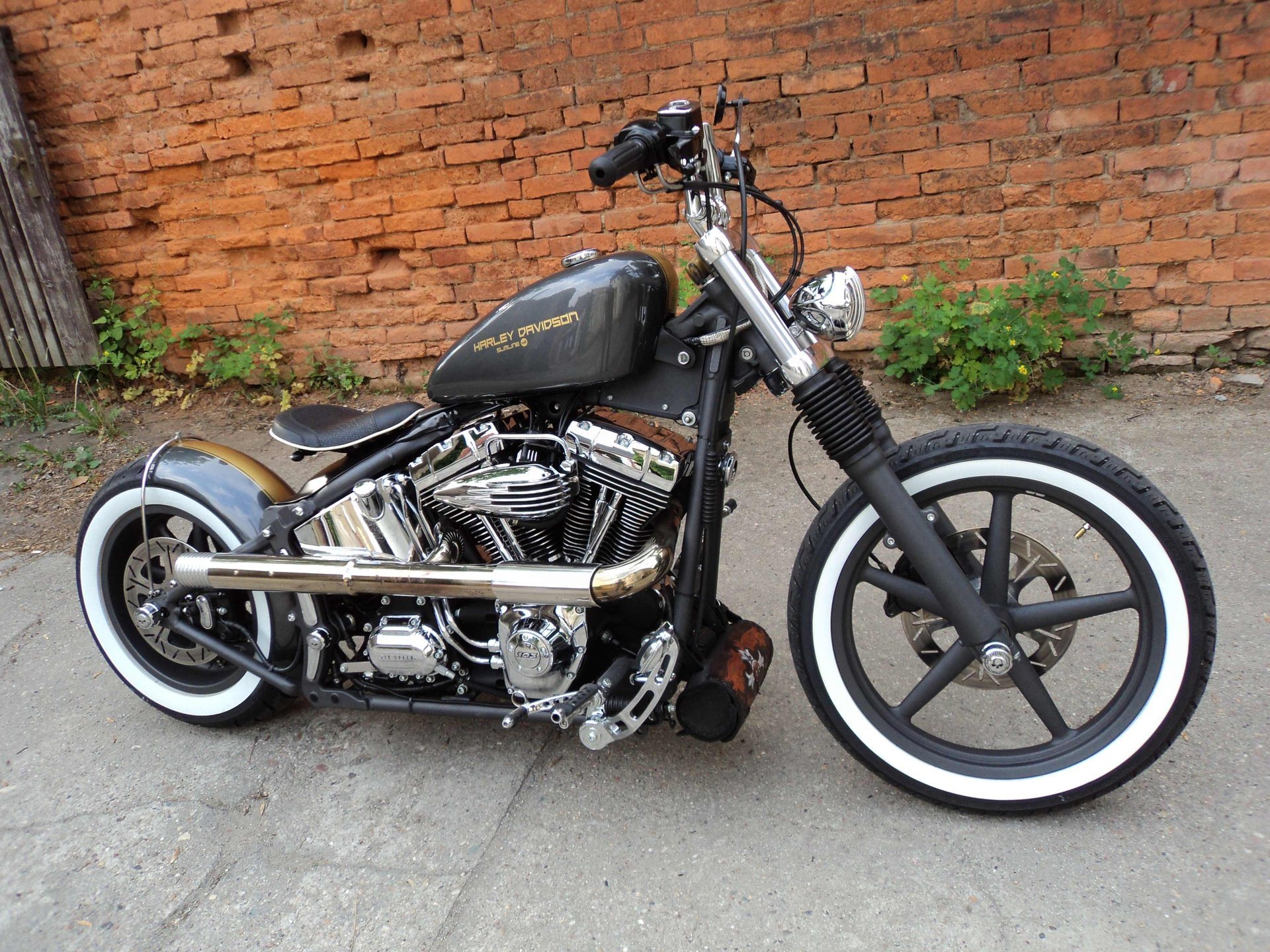 Umgebautes Motorrad Harley Davidson Softail Slim Fls Von Wild East Motorcycles Inh Dirk Leuteritz 1000ps De