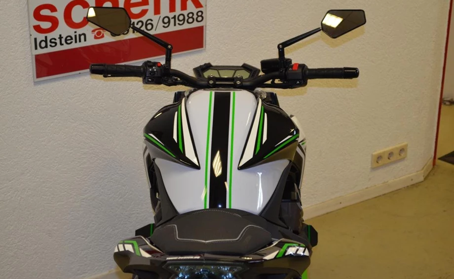 Umbgebautes Motorrad Kawasaki Z 800 e Bild 25: Umbgebautes Motorrad Kawasaki Z 800 e